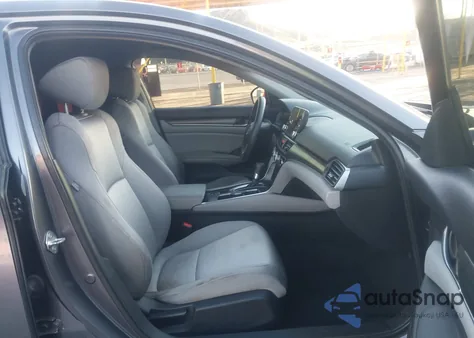 2020 Honda Accord Lx z USA, uszkodzony, nr VIN 1HGCV1F13LA108827